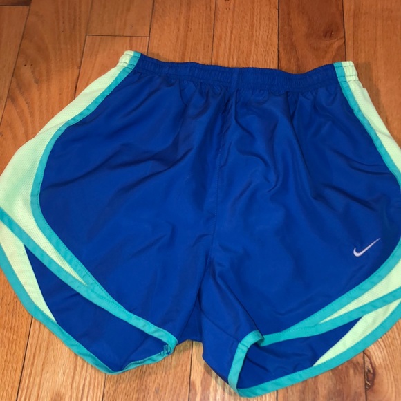 Nike Pants - Women’s Nike running shorts
